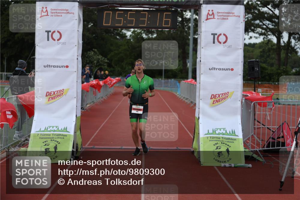 14.06.2026 - 7 Türme Triathlon Andreas Tolksdorf http://msf.ph/oto/9809300 14.06.2026 16:53:15 Ziel 663, 860 meine-sportfotos.de