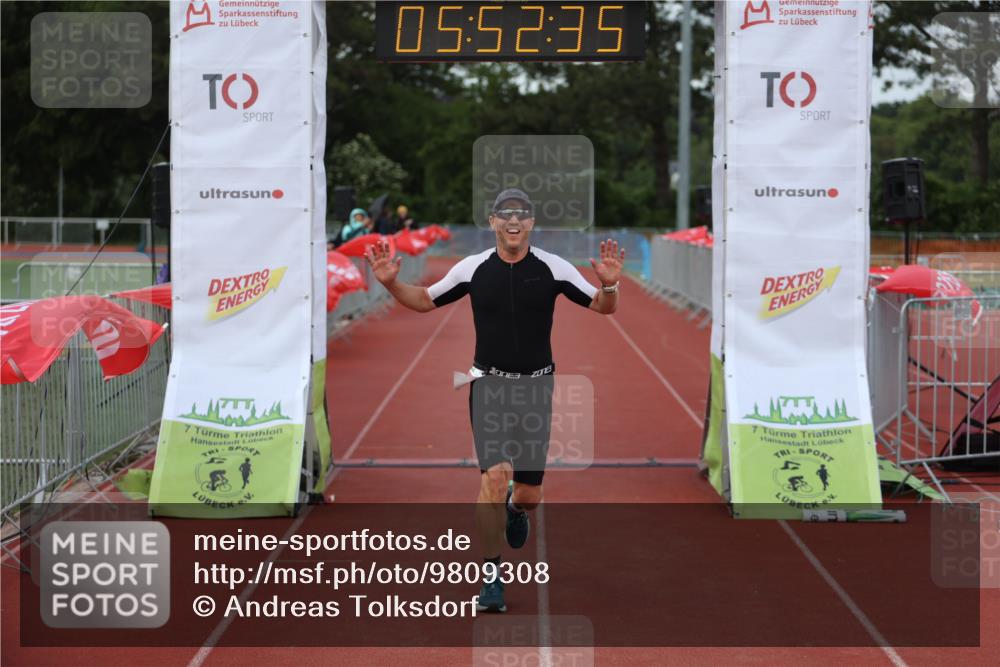 14.06.2026 - 7 Türme Triathlon Andreas Tolksdorf http://msf.ph/oto/9809308 14.06.2026 16:52:34 Ziel 748 meine-sportfotos.de