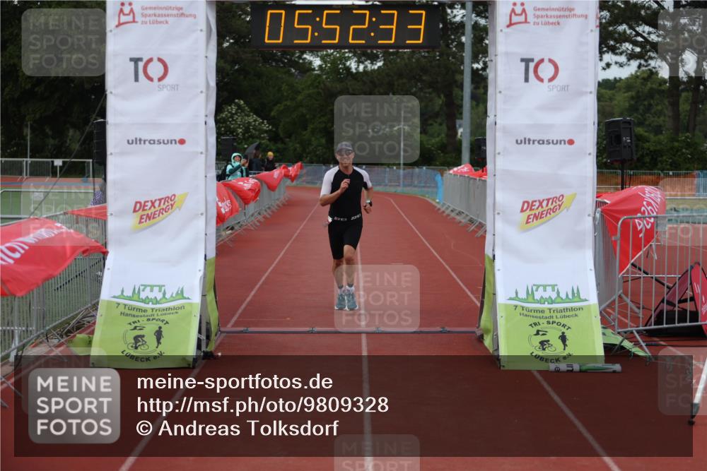14.06.2026 - 7 Türme Triathlon Andreas Tolksdorf http://msf.ph/oto/9809328 14.06.2026 16:52:32 Ziel 748 meine-sportfotos.de
