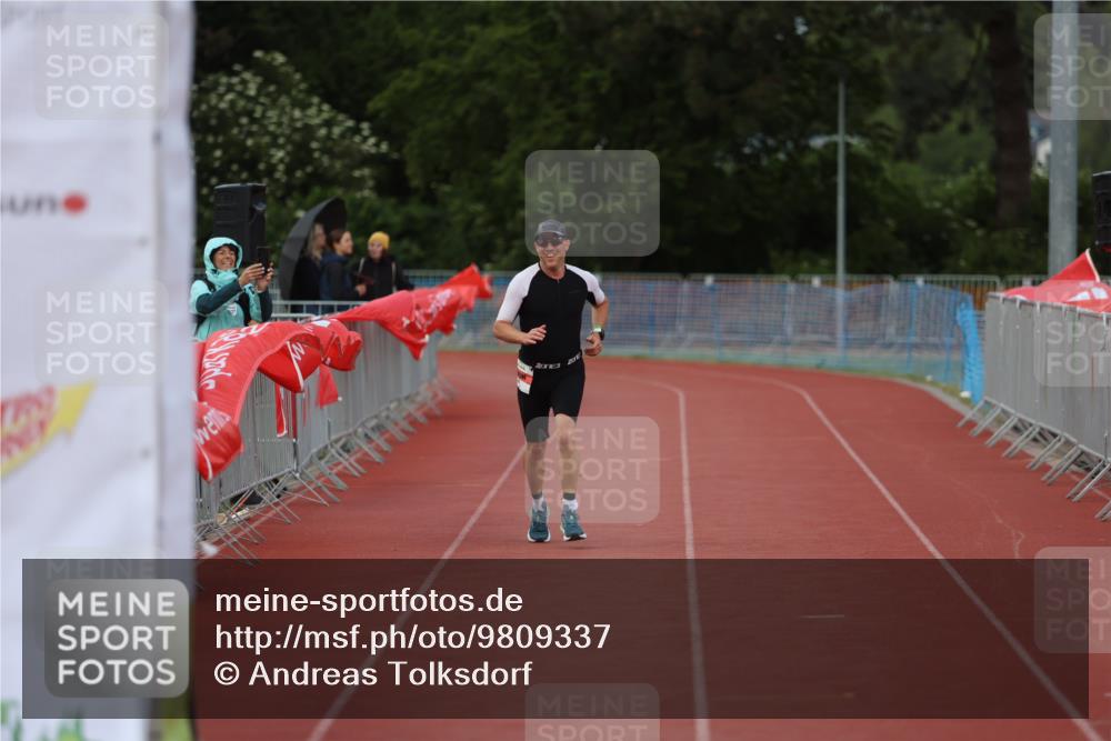 14.06.2026 - 7 Türme Triathlon Andreas Tolksdorf http://msf.ph/oto/9809337 14.06.2026 16:52:29 Ziel 748 meine-sportfotos.de