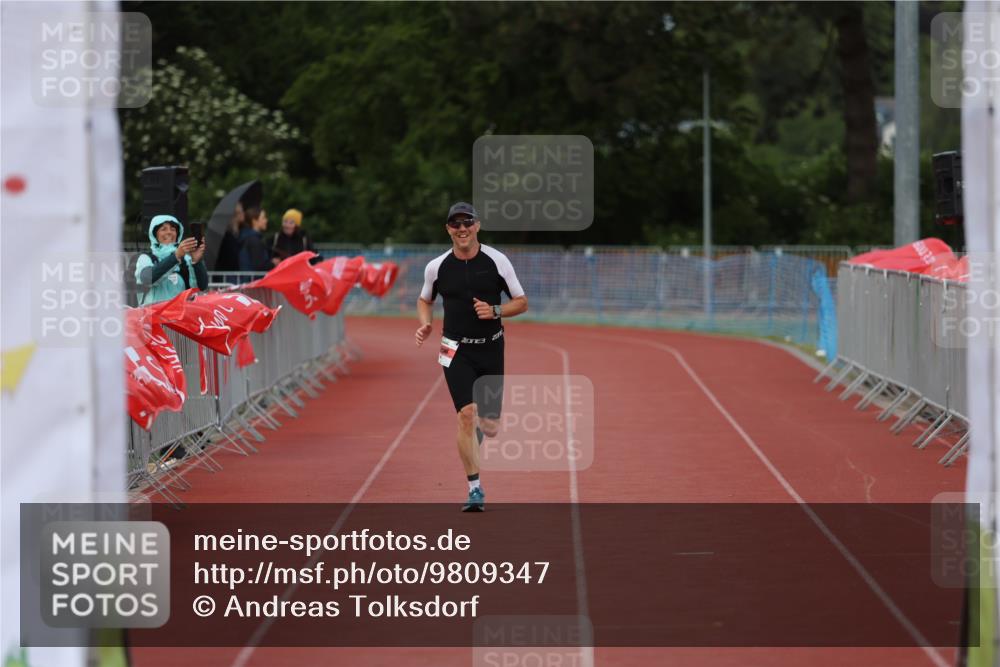 14.06.2026 - 7 Türme Triathlon Andreas Tolksdorf http://msf.ph/oto/9809347 14.06.2026 16:52:29 Ziel 748 meine-sportfotos.de