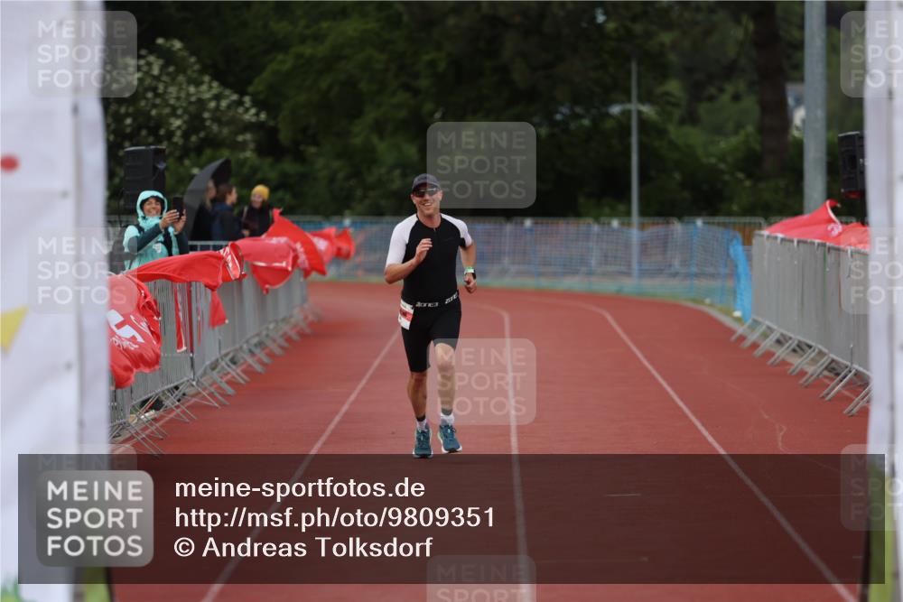 14.06.2026 - 7 Türme Triathlon Andreas Tolksdorf http://msf.ph/oto/9809351 14.06.2026 16:52:30 Ziel 748 meine-sportfotos.de