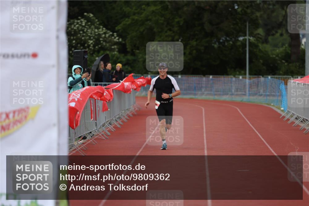 14.06.2026 - 7 Türme Triathlon Andreas Tolksdorf http://msf.ph/oto/9809362 14.06.2026 16:52:29 Ziel 748 meine-sportfotos.de