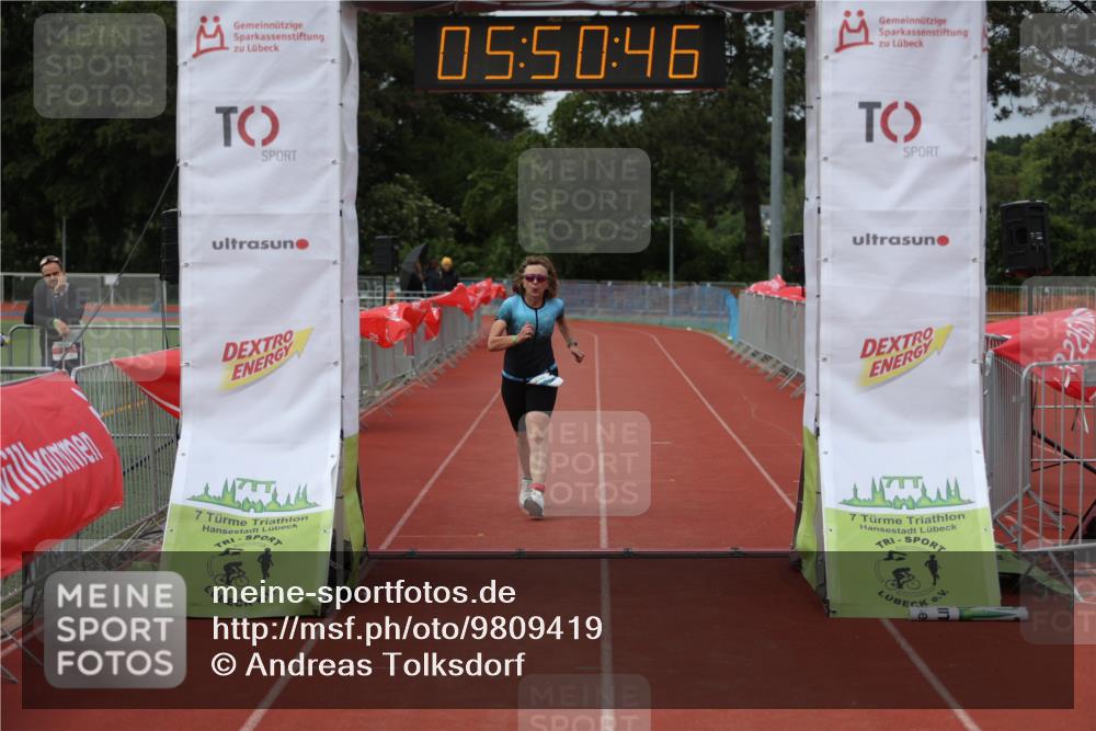 14.06.2026 - 7 Türme Triathlon Andreas Tolksdorf http://msf.ph/oto/9809419 14.06.2026 16:50:45 Ziel 1122 meine-sportfotos.de