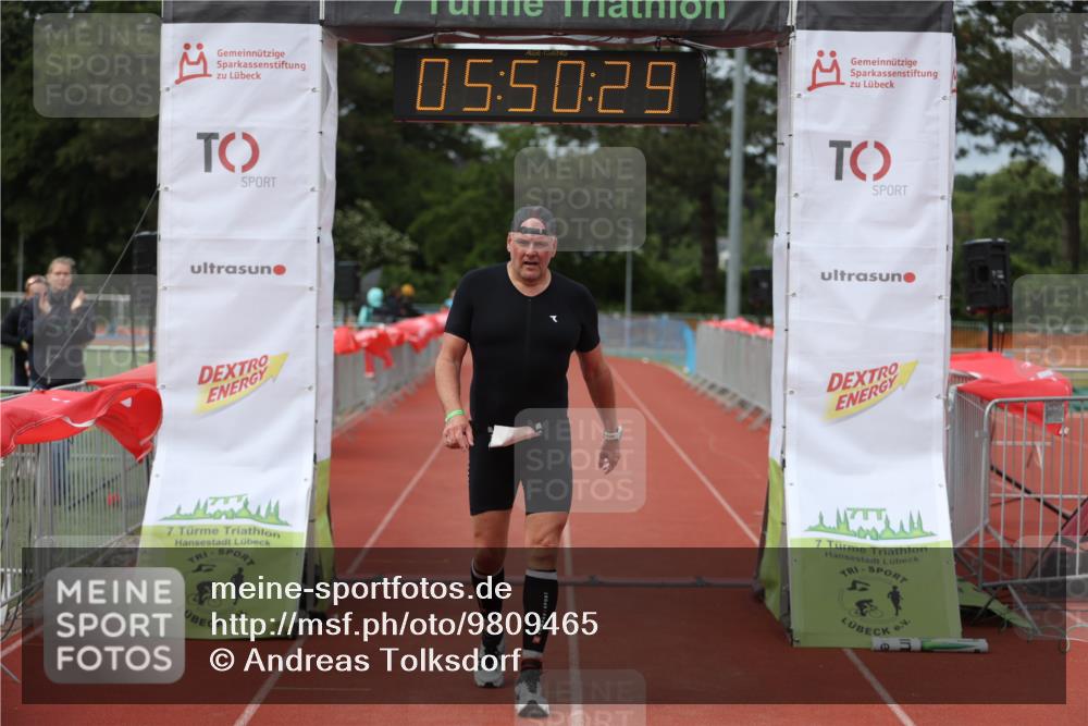 14.06.2026 - 7 Türme Triathlon Andreas Tolksdorf http://msf.ph/oto/9809465 14.06.2026 16:50:27 Ziel 694, 766 meine-sportfotos.de