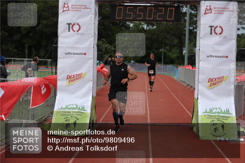 14.06.2026 - 7 Türme Triathlon Andreas Tolksdorf http://msf.ph/oto/9809496 14.06.2026 16:50:19 Ziel 694, 766 meine-sportfotos.de