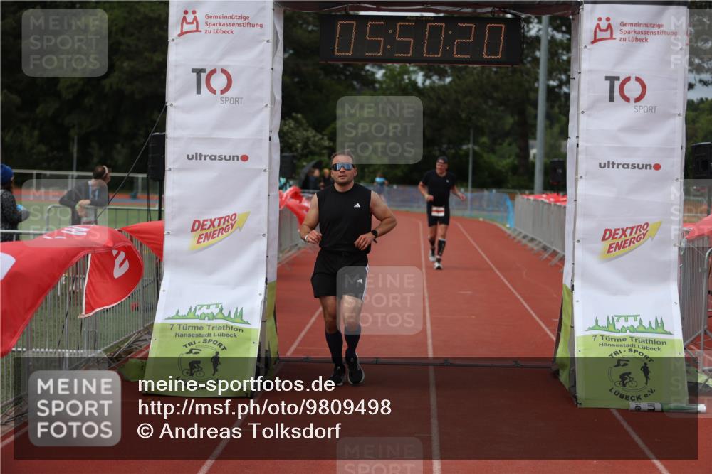 14.06.2026 - 7 Türme Triathlon Andreas Tolksdorf http://msf.ph/oto/9809498 14.06.2026 16:50:19 Ziel 694, 766 meine-sportfotos.de