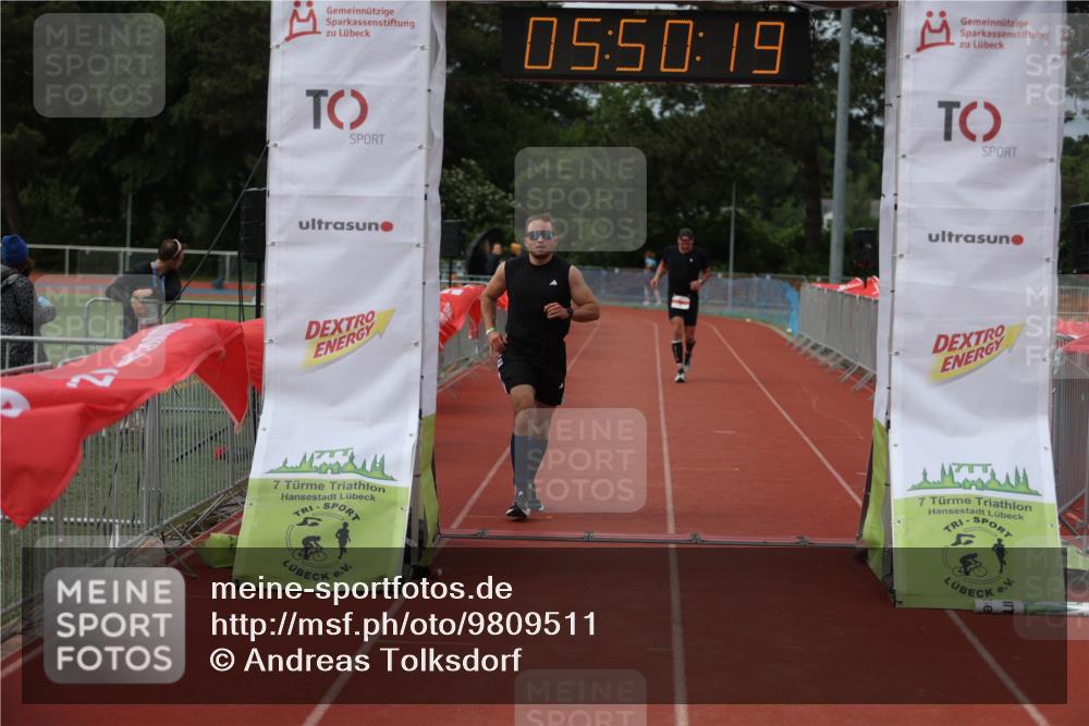 14.06.2026 - 7 Türme Triathlon Andreas Tolksdorf http://msf.ph/oto/9809511 14.06.2026 16:50:18 Ziel 694, 766 meine-sportfotos.de