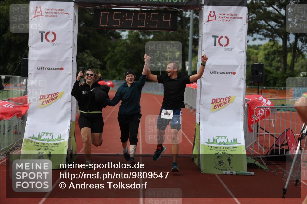 14.06.2026 - 7 Türme Triathlon Andreas Tolksdorf http://msf.ph/oto/9809547 14.06.2026 16:49:53 Ziel 829, 861, 891 meine-sportfotos.de