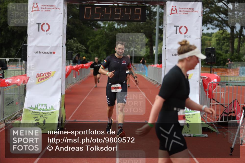 14.06.2026 - 7 Türme Triathlon Andreas Tolksdorf http://msf.ph/oto/9809572 14.06.2026 16:49:48 Ziel 767, 829, 861, 891 meine-sportfotos.de