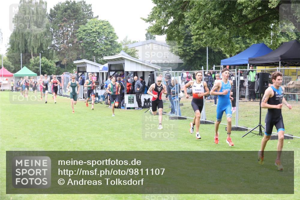 14.06.2026 - 7 Türme Triathlon Andreas Tolksdorf http://msf.ph/oto/9811107 14.06.2026 09:17:52 Schwimmen  meine-sportfotos.de