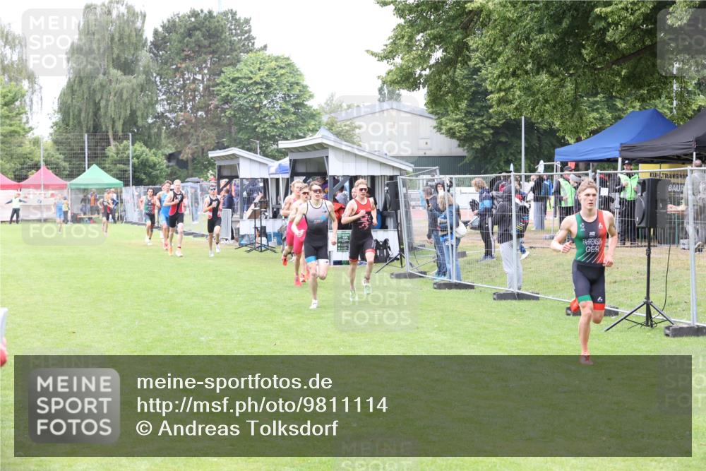 14.06.2026 - 7 Türme Triathlon Andreas Tolksdorf http://msf.ph/oto/9811114 14.06.2026 09:17:57 Schwimmen  meine-sportfotos.de