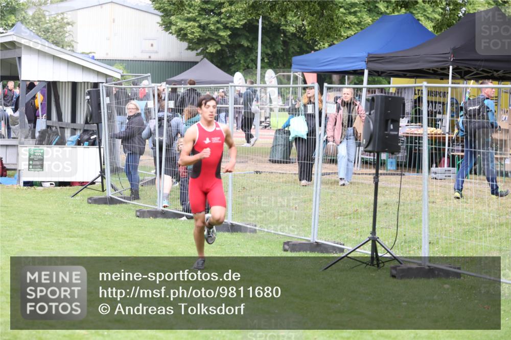 14.06.2026 - 7 Türme Triathlon Andreas Tolksdorf http://msf.ph/oto/9811680 14.06.2026 09:51:50 Schwimmen  meine-sportfotos.de