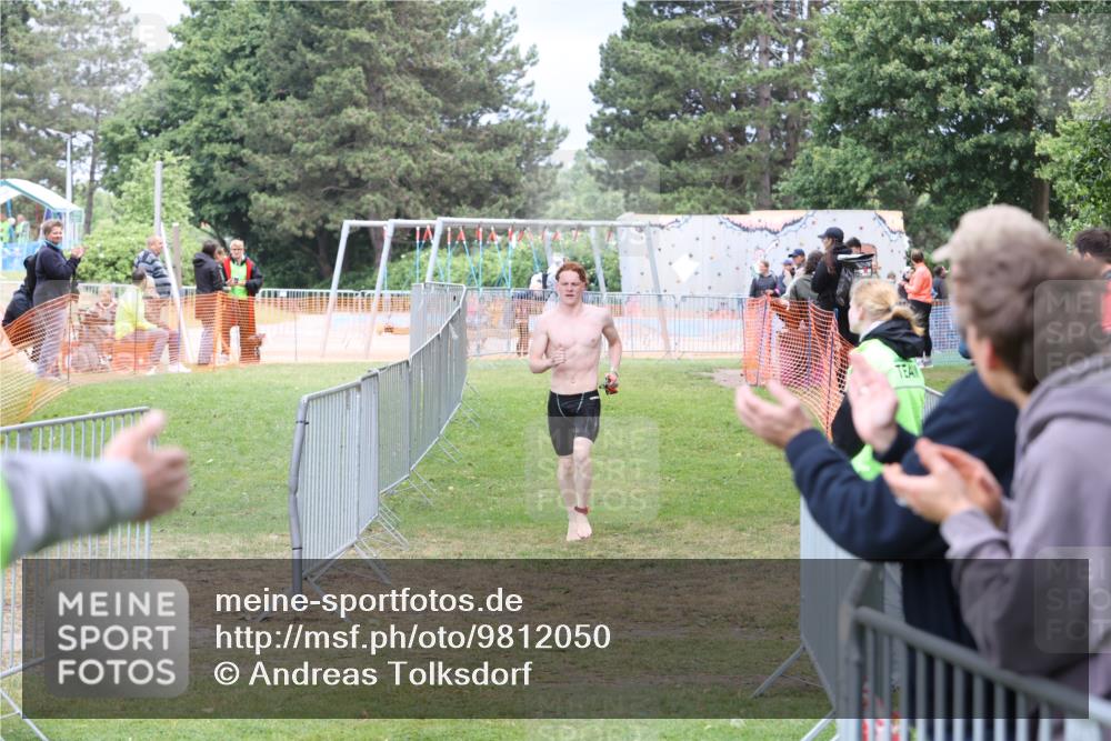 14.06.2026 - 7 Türme Triathlon Andreas Tolksdorf http://msf.ph/oto/9812050 14.06.2026 11:26:54 Schwimmen  meine-sportfotos.de