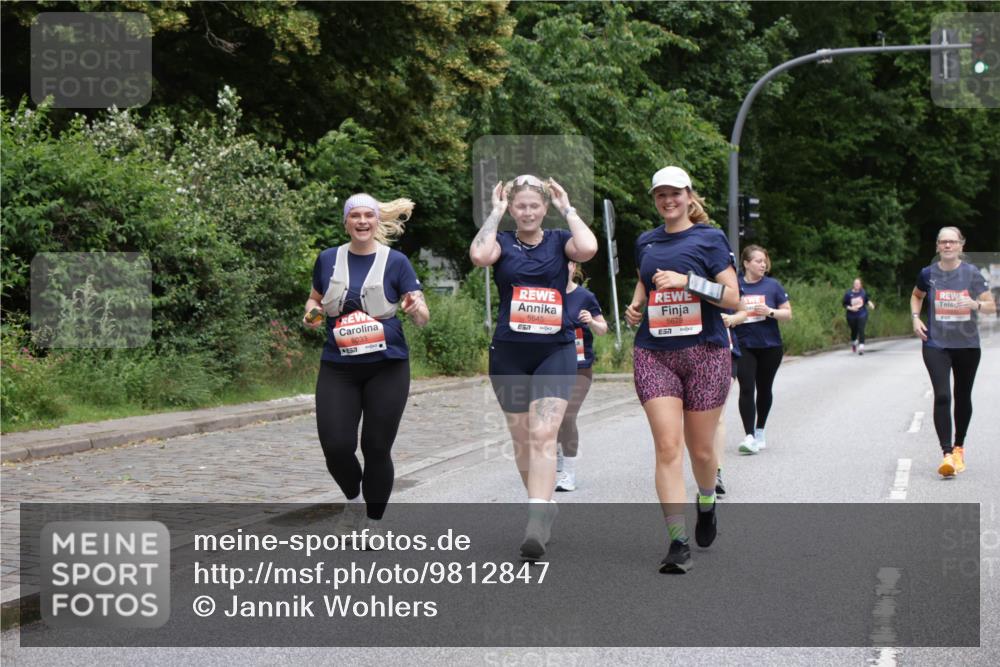 14.06.2026 - REWE Women's Run Jannik Wohlers http://msf.ph/oto/9812847 14.06.2026 11:05:50 Laufen 6033, 57, 5645, 57, 5678 meine-sportfotos.de