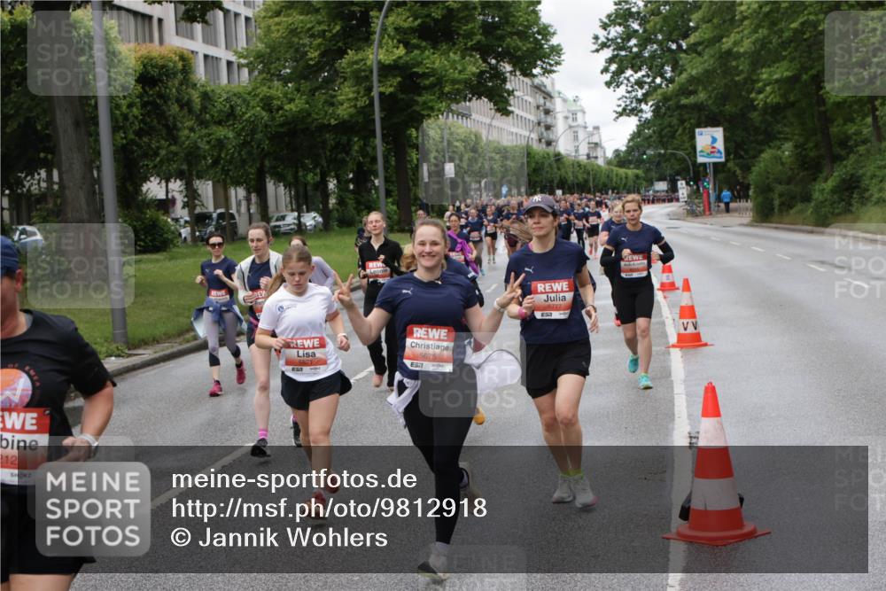 14.06.2026 - REWE Women's Run Jannik Wohlers http://msf.ph/oto/9812918 14.06.2026 10:39:25 Laufen 212, 57, 5675, 57, 5777 meine-sportfotos.de