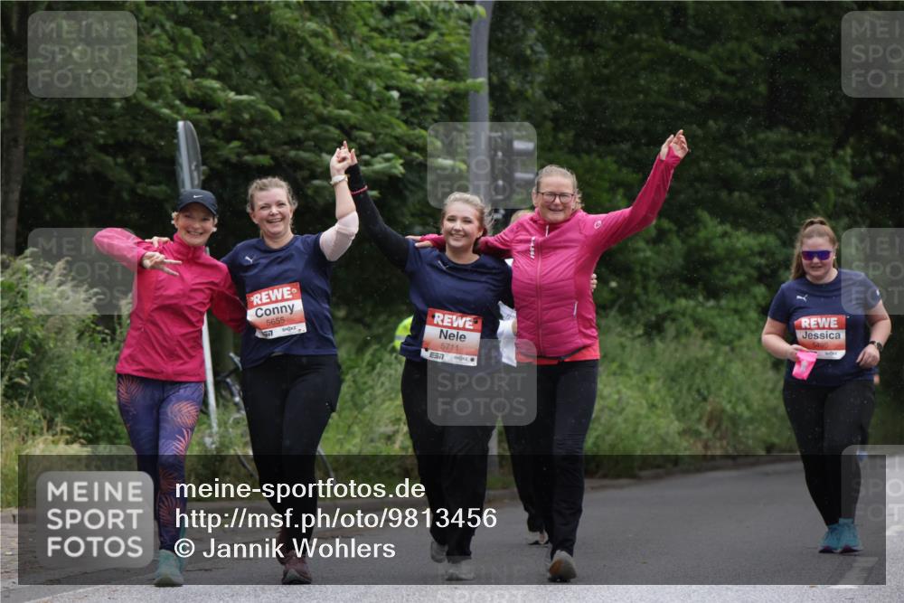 14.06.2026 - REWE Women's Run Jannik Wohlers http://msf.ph/oto/9813456 14.06.2026 11:08:37 Laufen 5655, 57, 5711, 7, 5495 meine-sportfotos.de