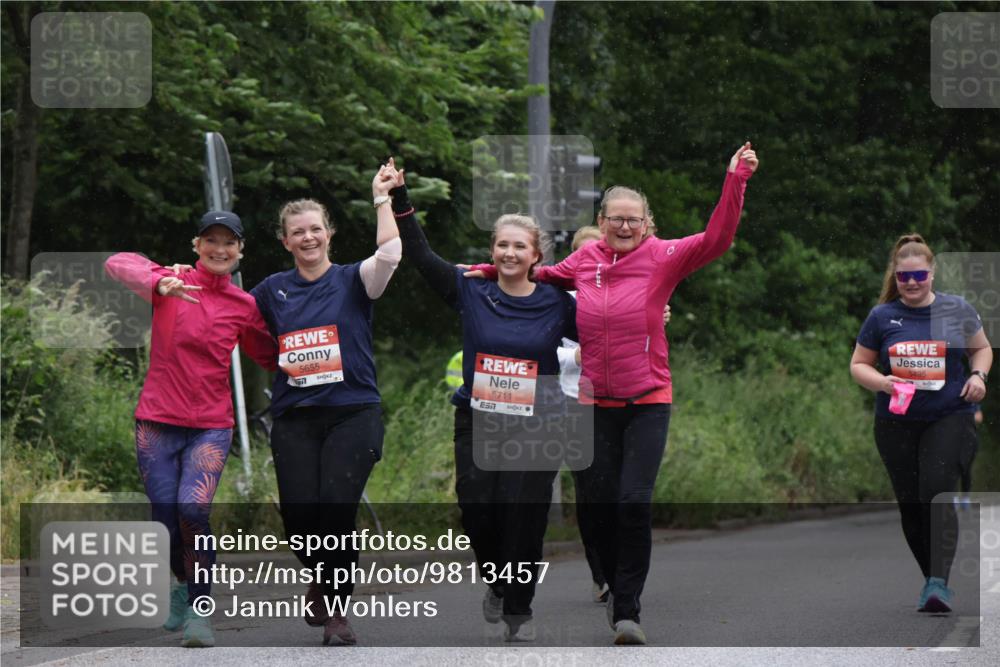 14.06.2026 - REWE Women's Run Jannik Wohlers http://msf.ph/oto/9813457 14.06.2026 11:08:37 Laufen 5655, 67, 5711, 7, 5495 meine-sportfotos.de