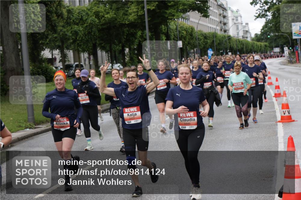 14.06.2026 - REWE Women's Run Jannik Wohlers http://msf.ph/oto/9814124 14.06.2026 10:39:44 Laufen 5455, 657, 5886, 7 meine-sportfotos.de