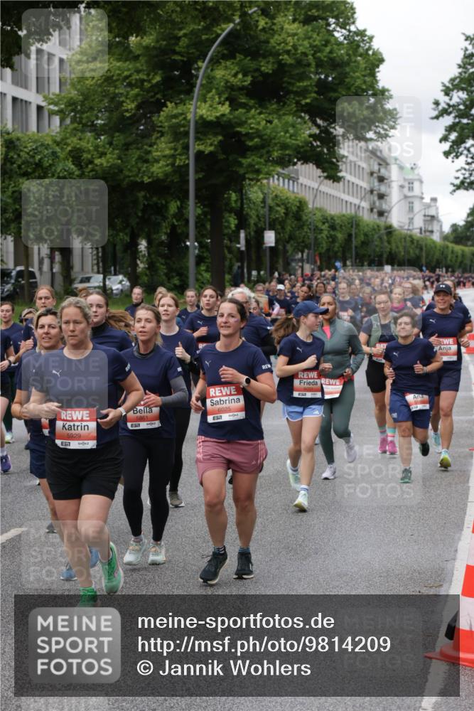 14.06.2026 - REWE Women's Run Jannik Wohlers http://msf.ph/oto/9814209 14.06.2026 10:40:06 Laufen 5861, 6025, 657, 5929, 57, 7 meine-sportfotos.de