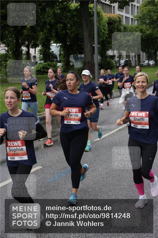 14.06.2026 - REWE Women's Run Jannik Wohlers http://msf.ph/oto/9814248 14.06.2026 10:40:17 Laufen 5650, 5274, 7, 5892 meine-sportfotos.de