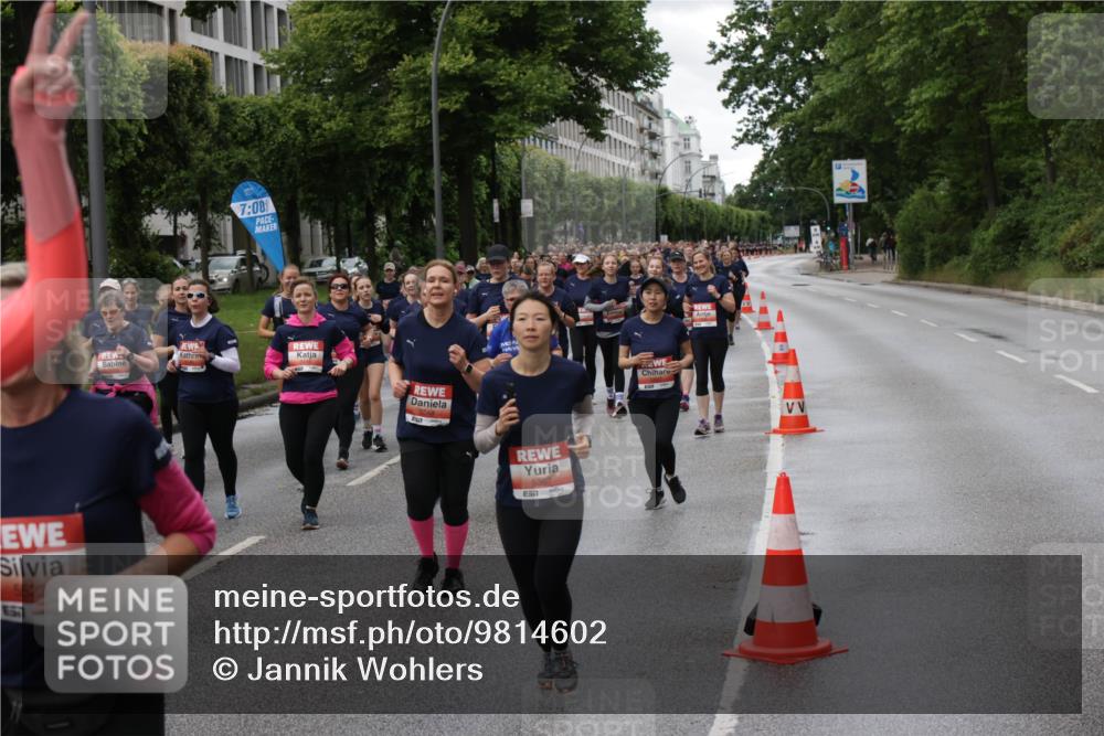 14.06.2026 - REWE Women's Run Jannik Wohlers http://msf.ph/oto/9814602 14.06.2026 10:41:26 Laufen 657, 7, 00, 5367 meine-sportfotos.de