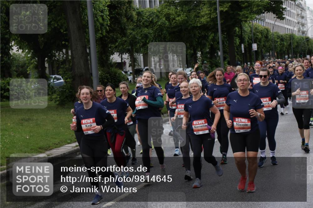 14.06.2026 - REWE Women's Run Jannik Wohlers http://msf.ph/oto/9814645 14.06.2026 10:41:36 Laufen 5112, 7, 5116, 5221, 517, 7 meine-sportfotos.de