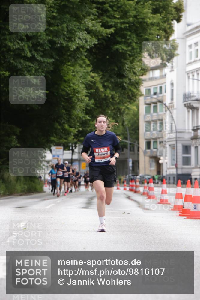 14.06.2026 - REWE Women's Run Jannik Wohlers http://msf.ph/oto/9816107 14.06.2026 10:50:40 Laufen 5434 meine-sportfotos.de