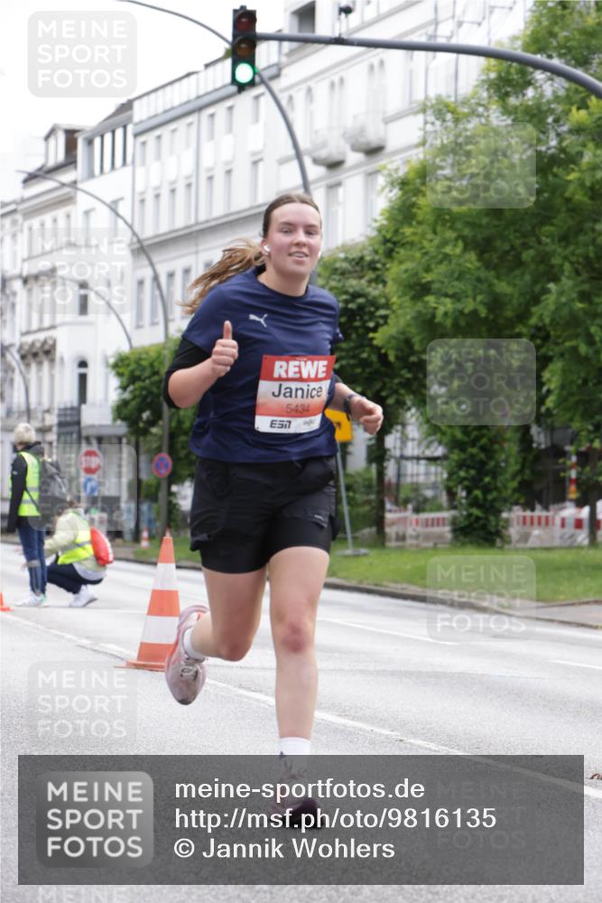 14.06.2026 - REWE Women's Run Jannik Wohlers http://msf.ph/oto/9816135 14.06.2026 10:50:44 Laufen 5434 meine-sportfotos.de