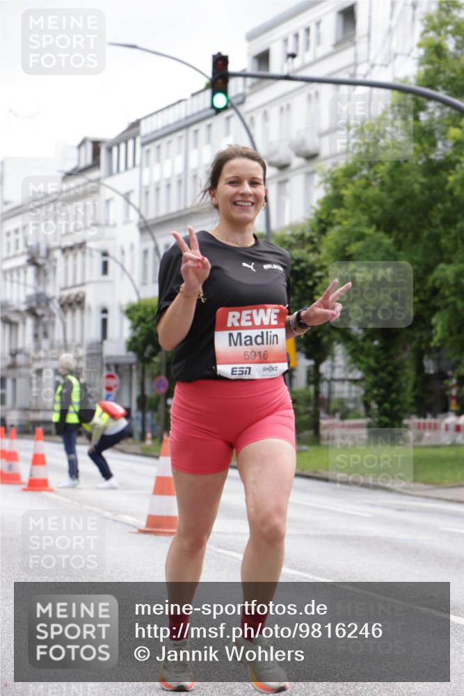 14.06.2026 - REWE Women's Run Jannik Wohlers http://msf.ph/oto/9816246 14.06.2026 10:51:17 Laufen 5916 meine-sportfotos.de