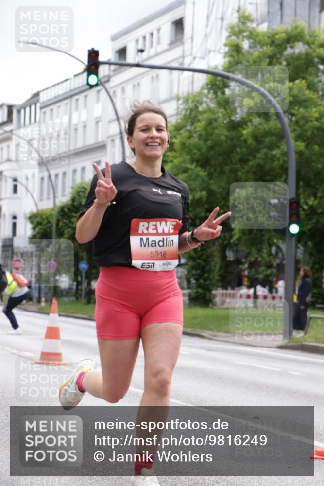 14.06.2026 - REWE Women's Run Jannik Wohlers http://msf.ph/oto/9816249 14.06.2026 10:51:17 Laufen 5916 meine-sportfotos.de