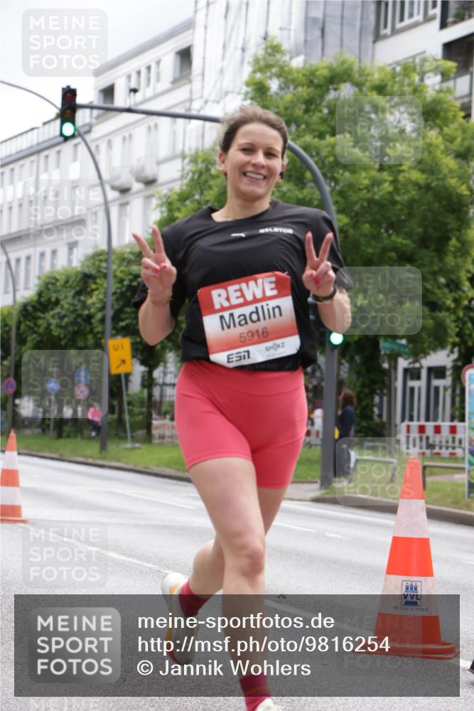 14.06.2026 - REWE Women's Run Jannik Wohlers http://msf.ph/oto/9816254 14.06.2026 10:51:18 Laufen 01, 5916, 040, 66, 93, 02, 22 meine-sportfotos.de