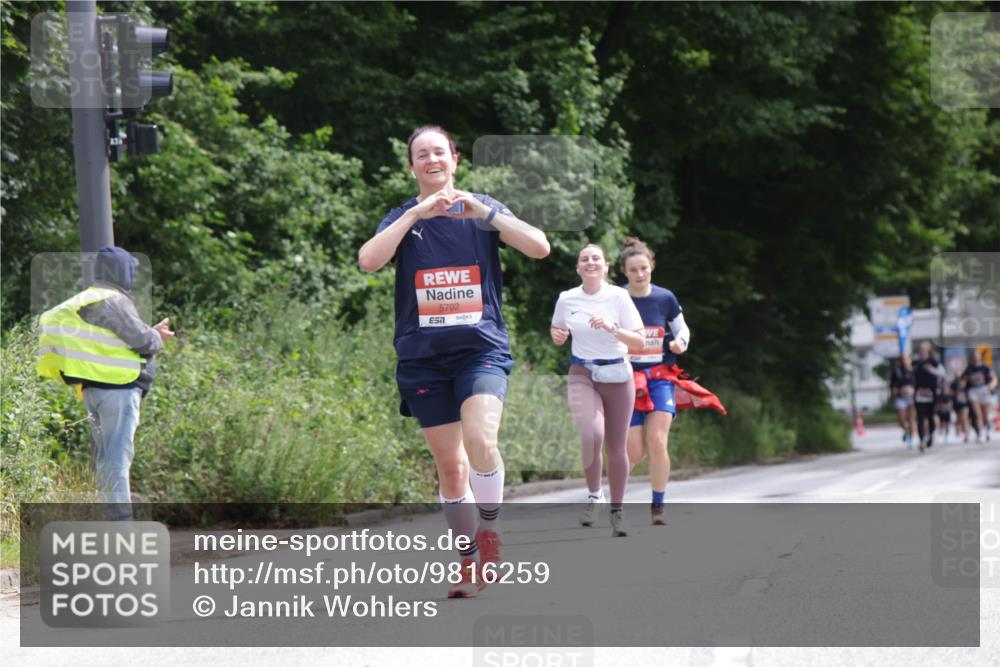 14.06.2026 - REWE Women's Run Jannik Wohlers http://msf.ph/oto/9816259 14.06.2026 10:51:21 Laufen 5702 meine-sportfotos.de