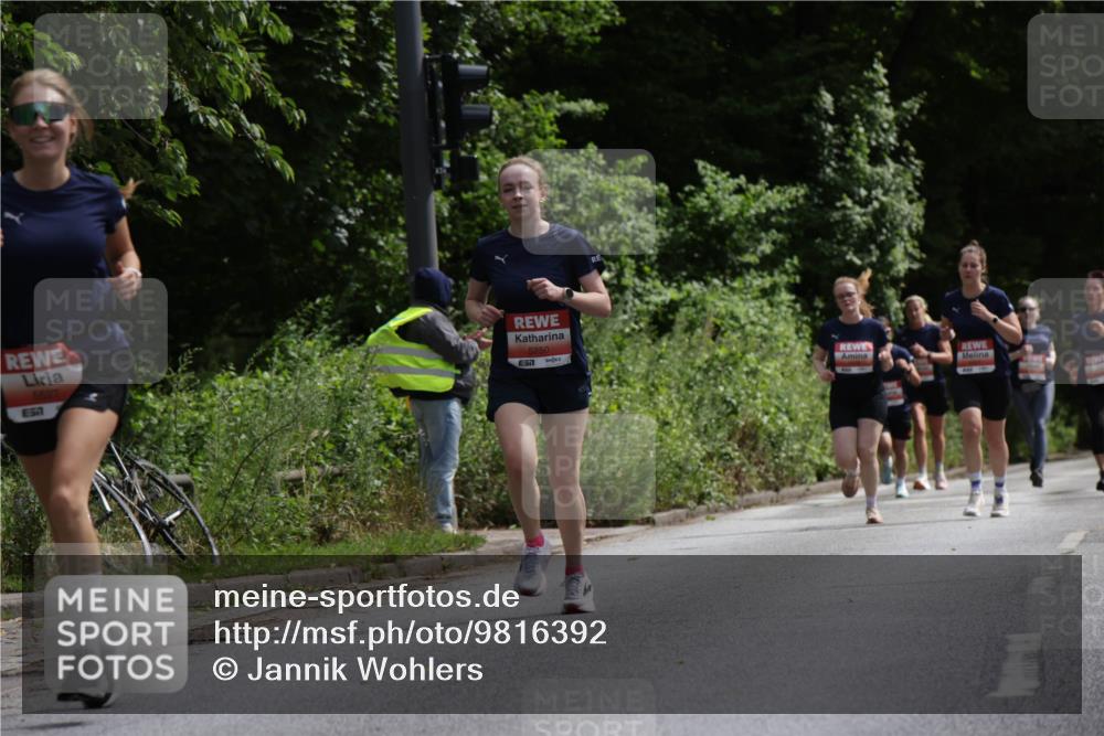 14.06.2026 - REWE Women's Run Jannik Wohlers http://msf.ph/oto/9816392 14.06.2026 10:51:55 Laufen 51, 5250, 657 meine-sportfotos.de