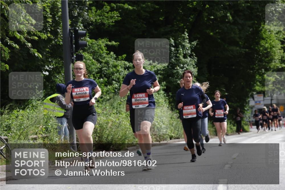 14.06.2026 - REWE Women's Run Jannik Wohlers http://msf.ph/oto/9816402 14.06.2026 10:51:59 Laufen 5818, 657, 5451, 657, 6069, 657 meine-sportfotos.de