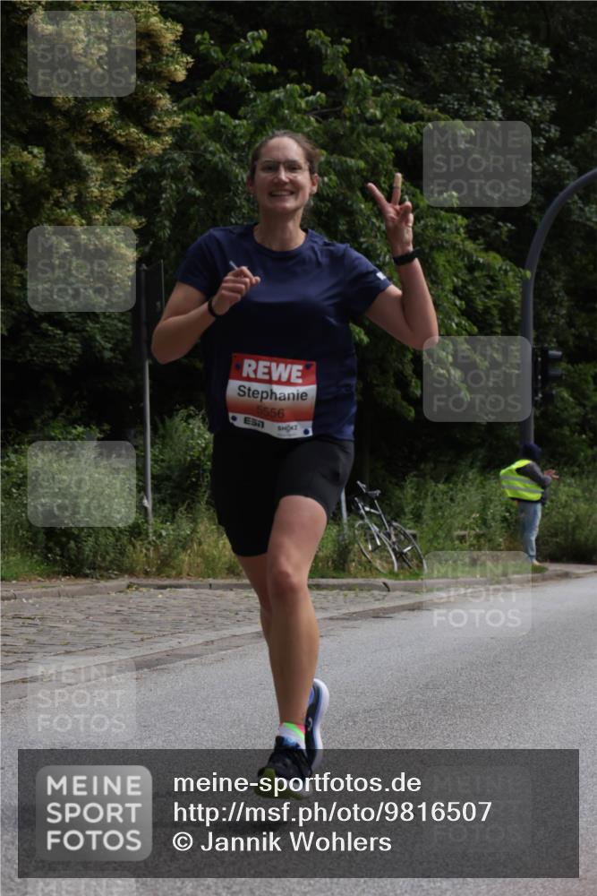 14.06.2026 - REWE Women's Run Jannik Wohlers http://msf.ph/oto/9816507 14.06.2026 10:52:25 Laufen 5556 meine-sportfotos.de