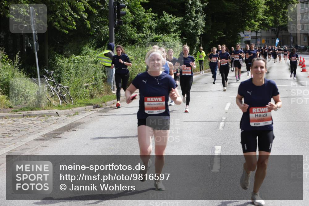 14.06.2026 - REWE Women's Run Jannik Wohlers http://msf.ph/oto/9816597 14.06.2026 10:52:58 Laufen 6753, 37, 6662 meine-sportfotos.de