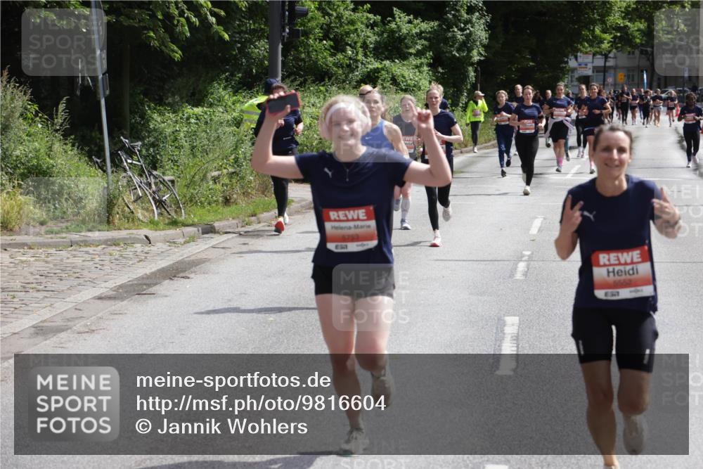 14.06.2026 - REWE Women's Run Jannik Wohlers http://msf.ph/oto/9816604 14.06.2026 10:52:58 Laufen 6753, 1, 6662 meine-sportfotos.de