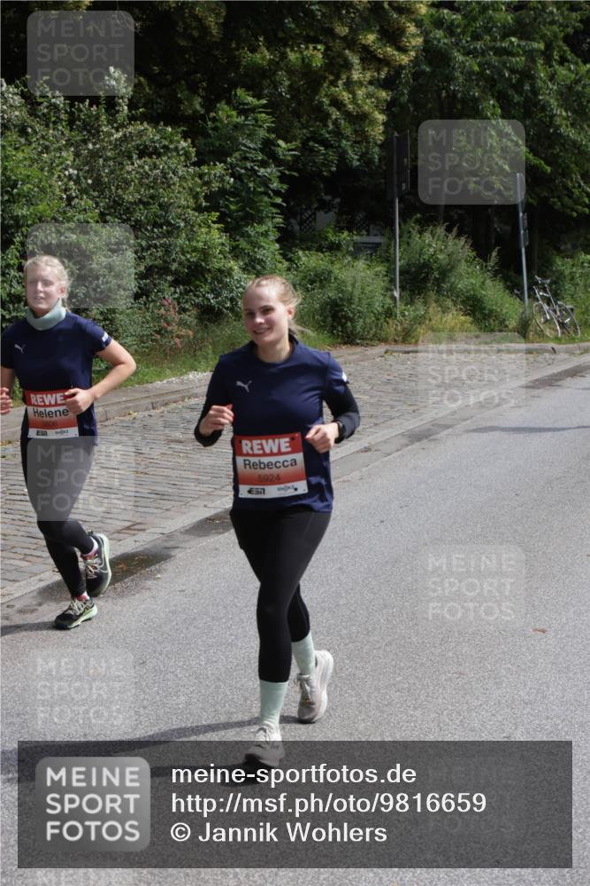 14.06.2026 - REWE Women's Run Jannik Wohlers http://msf.ph/oto/9816659 14.06.2026 10:53:17 Laufen 5806, 5924 meine-sportfotos.de