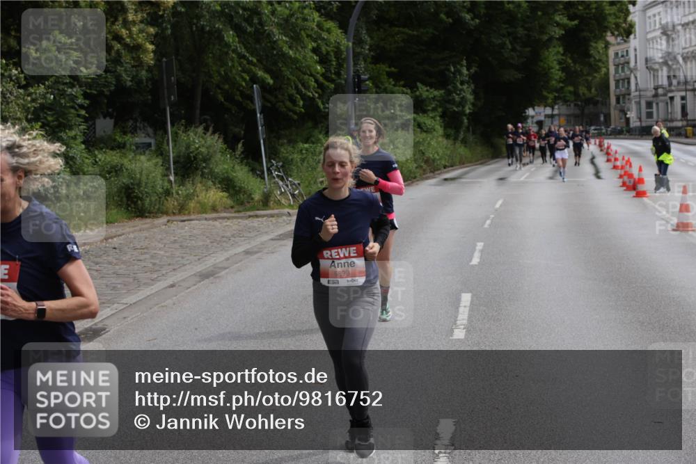 14.06.2026 - REWE Women's Run Jannik Wohlers http://msf.ph/oto/9816752 14.06.2026 10:53:48 Laufen 5898 meine-sportfotos.de