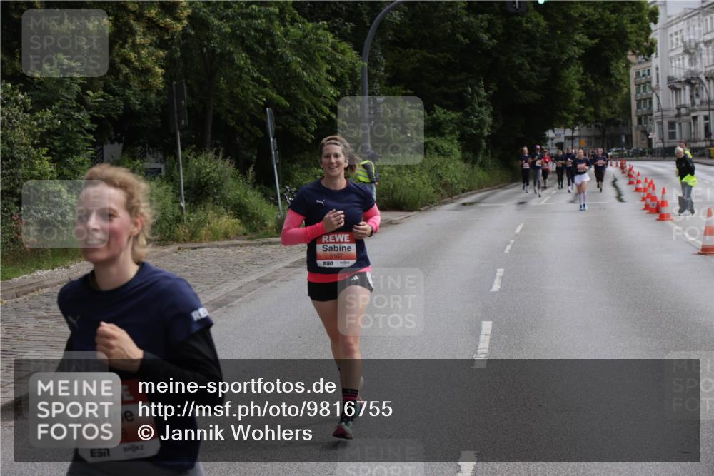 14.06.2026 - REWE Women's Run Jannik Wohlers http://msf.ph/oto/9816755 14.06.2026 10:53:49 Laufen 5898, 51, 5107, 7 meine-sportfotos.de
