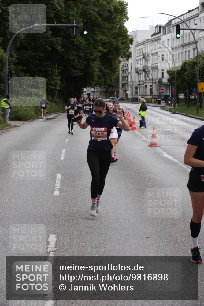 14.06.2026 - REWE Women's Run Jannik Wohlers http://msf.ph/oto/9816898 14.06.2026 10:54:18 Laufen 1 meine-sportfotos.de