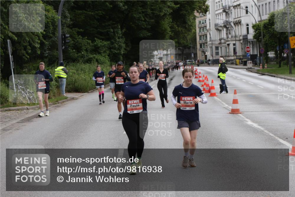 14.06.2026 - REWE Women's Run Jannik Wohlers http://msf.ph/oto/9816938 14.06.2026 10:54:27 Laufen 6701, 7, 5595, 7, 1 meine-sportfotos.de