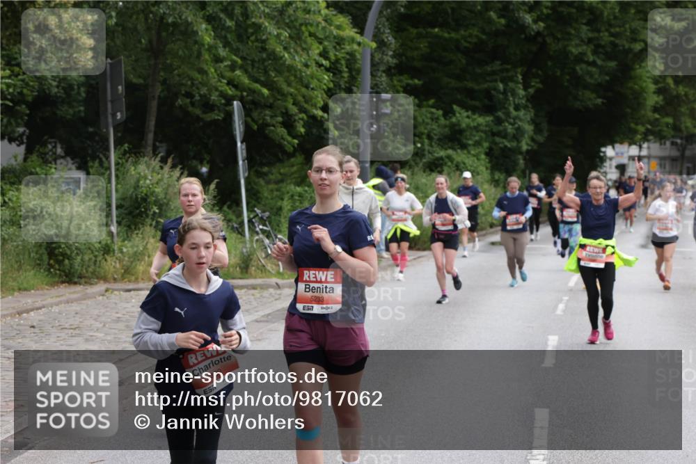 14.06.2026 - REWE Women's Run Jannik Wohlers http://msf.ph/oto/9817062 14.06.2026 10:55:05 Laufen 5409, 51, 5233 meine-sportfotos.de
