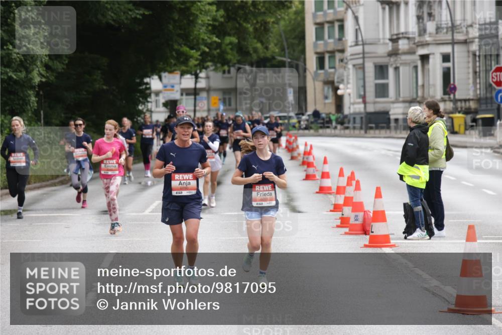 14.06.2026 - REWE Women's Run Jannik Wohlers http://msf.ph/oto/9817095 14.06.2026 10:55:14 Laufen 6030, 6031 meine-sportfotos.de