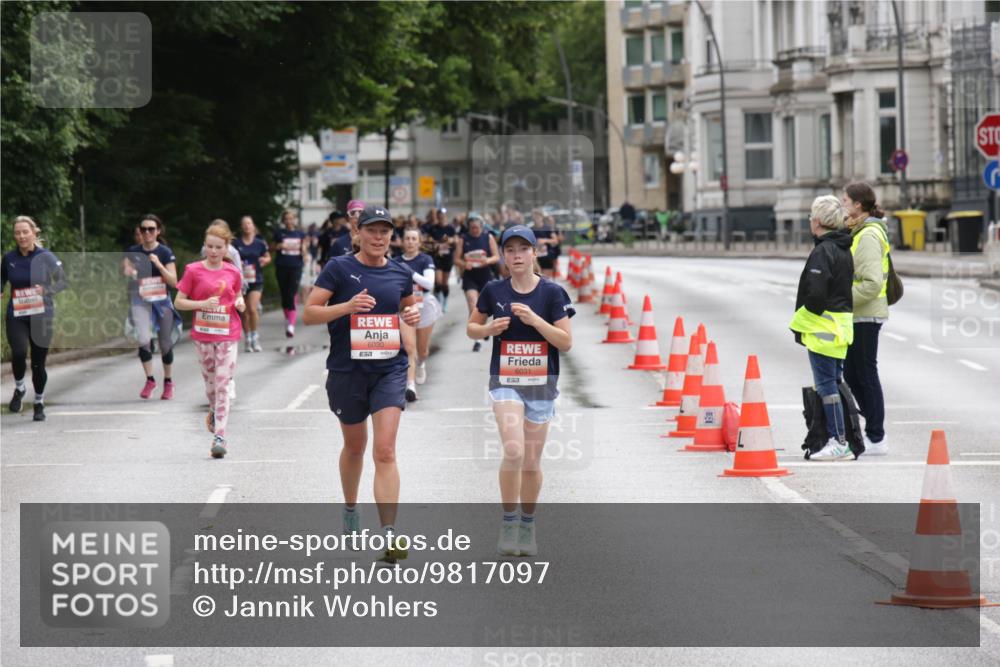 14.06.2026 - REWE Women's Run Jannik Wohlers http://msf.ph/oto/9817097 14.06.2026 10:55:14 Laufen 6030, 57, 6031 meine-sportfotos.de