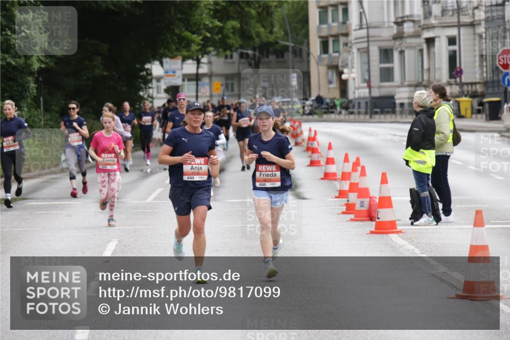 14.06.2026 - REWE Women's Run Jannik Wohlers http://msf.ph/oto/9817099 14.06.2026 10:55:15 Laufen 6030, 6031, 7 meine-sportfotos.de