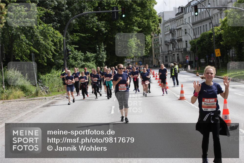 14.06.2026 - REWE Women's Run Jannik Wohlers http://msf.ph/oto/9817679 14.06.2026 10:57:23 Laufen 5890, 7, 1 meine-sportfotos.de