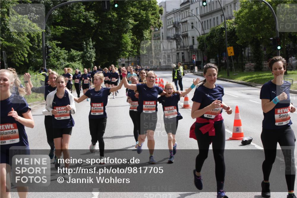 14.06.2026 - REWE Women's Run Jannik Wohlers http://msf.ph/oto/9817705 14.06.2026 10:57:31 Laufen 5885, 7, 5077, 7, 5610, 5607, 7, 01, 5133, 5802, 657 meine-sportfotos.de