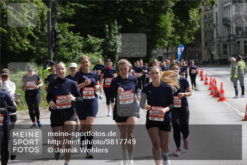14.06.2026 - REWE Women's Run Jannik Wohlers http://msf.ph/oto/9817749 14.06.2026 10:57:39 Laufen 5742, 57, 5572, 57, 5525, 5285, 57, 14, 1, 30 meine-sportfotos.de